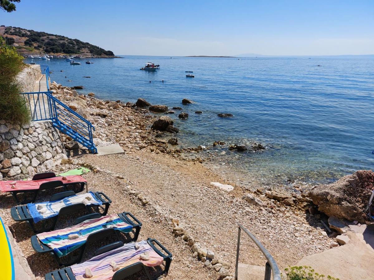 Apartmani Denis Stara Baska Exterior photo